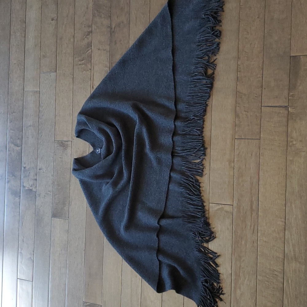 Echo Grey Shawl